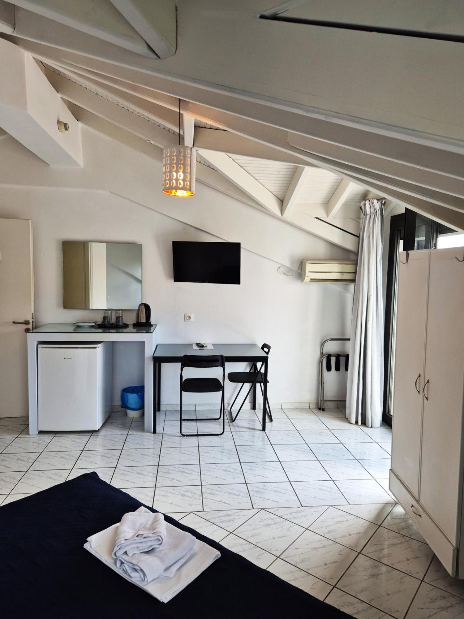 Natalie'S Hotel Skala  ภายนอก รูปภาพ